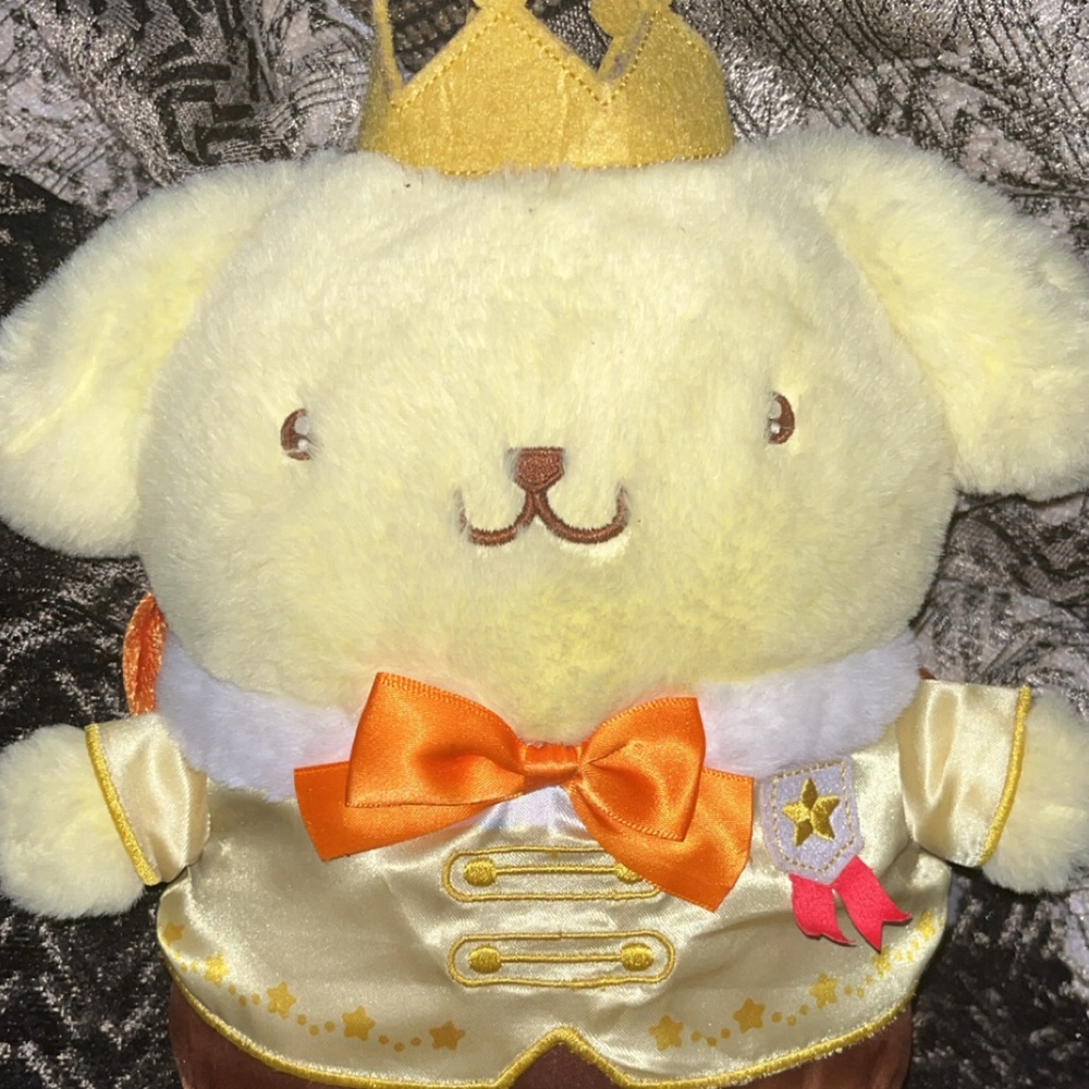 King Pompompurin Sanrio